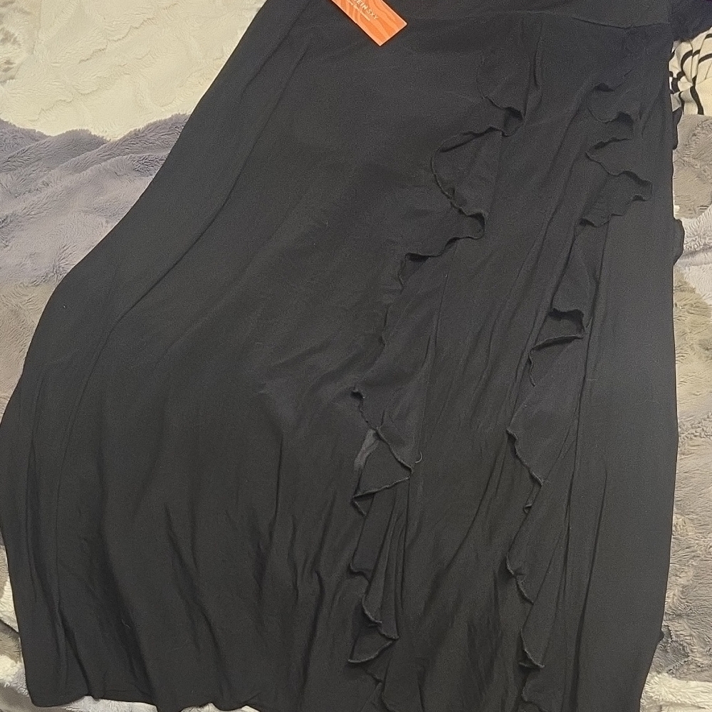 SHEIN Black Asymmetrical Ruffle Skirt